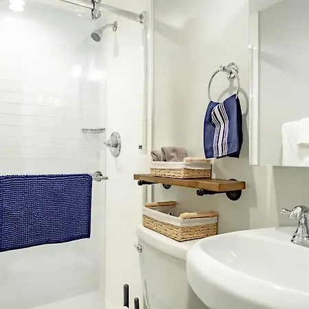 Private 1-Br Dc Residential-Style Stay Parking Washington Exterior photo