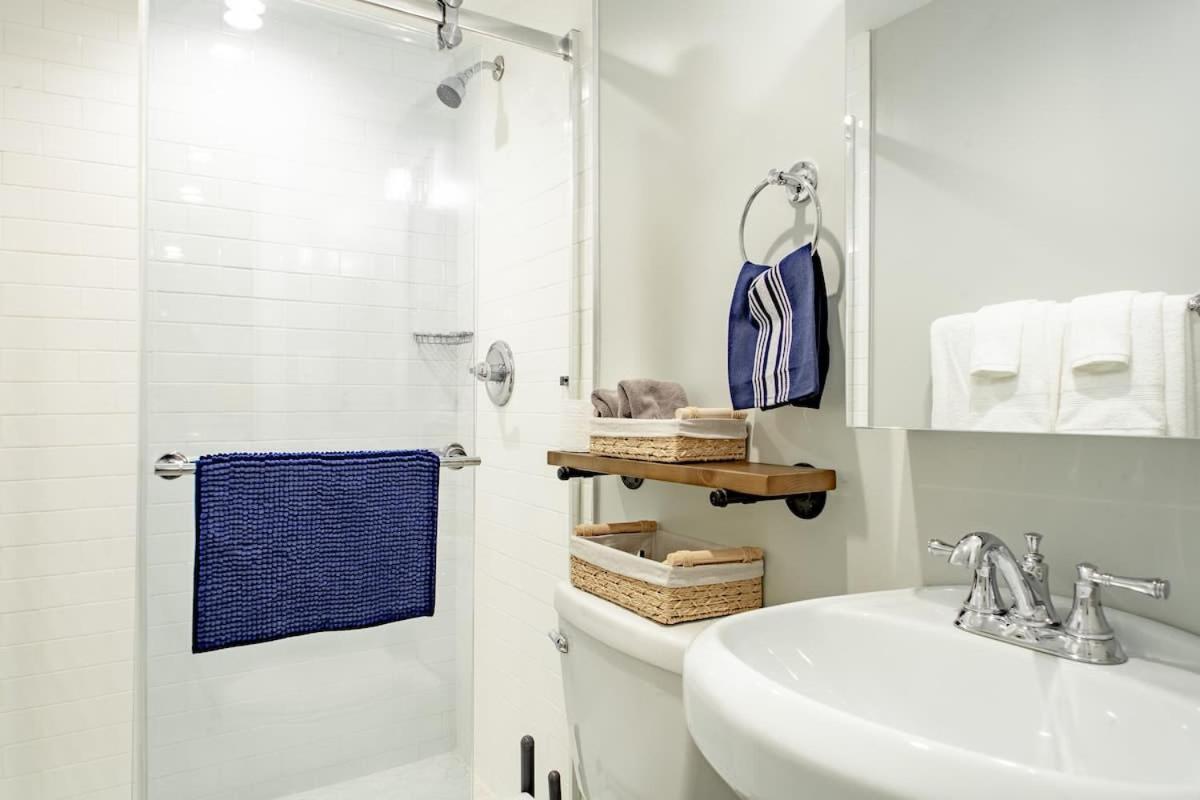 Apartment Private 1-br Dc Residential-style Parking Washington